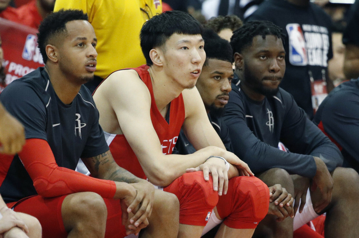 开云体育官网-周琦NBA总薪水950万，实际到手有多少？说出来你别不信|休斯敦火箭队|合同|球员|薪资|保障_新浪体育_新浪新闻