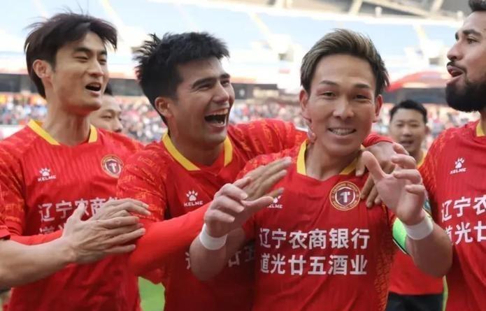 开云体育官网-他被日本封杀被韩国解约，却成为中超队长，助力辽宁铁人队进中超